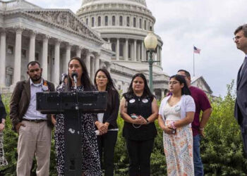 Legisladores de Estados Unidos aprueban proyecto para prohibir armas