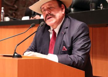 Armando Guadiana se acerca al PRI,  donde es visto como la mejor opción para MORENA