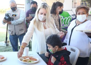 BRINDA DIF COAHUILA 10 MILLONES DE DESAYUNOS ESCOLARES: MARCELA GORGÓN