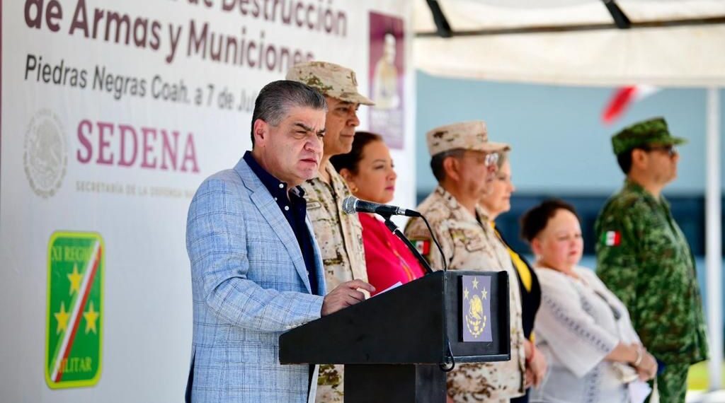 Atestigua Miguel Riquelme destrucción de armas y municiones