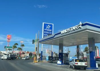Gasolinera Windstar cumple más de 3 meses cerrada en avenida Lázaro Cárdenas