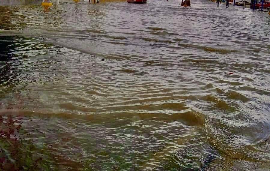 Fuertes lluvias inundan diferentes sectores de Piedras negras