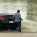 De película: Hombre se avienta con todo y auto al Río Bravo huyendo de Eagle Pass a Piedras Negras