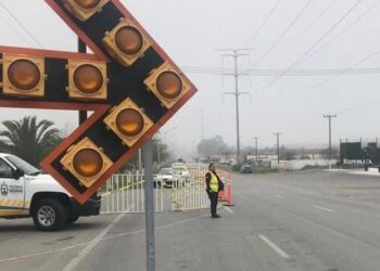 Caos vehicular por cierrre de calles en Piedras Negras esta manana