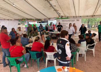SE BRINDA INFORMACIÓN A LAS FAMILIAS AL MENOS DOS VECES AL DÍA