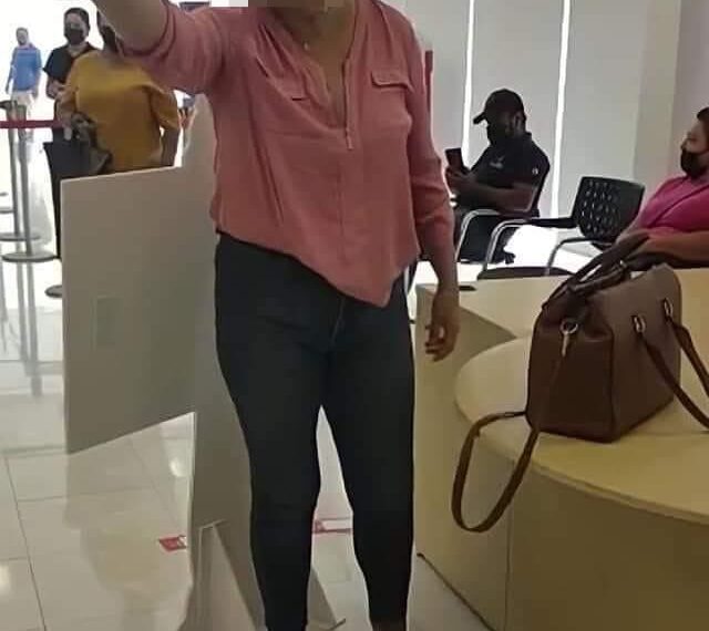 Mujer viralizada en Santander abre nueva discusión: ¿Por qué es tan deleznable el servicio de los bancos?