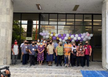 En el marco del «Día del Adulto Mayor», entregan despensas recaudadas en colecta que organiza la doctora Alejandra Gutiérrez