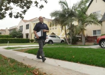 Ante drástica sequía; policía del agua vigila las calles de Los Ángeles