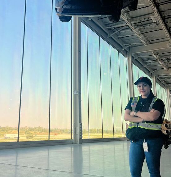 Egresada del TEC Saltillo se integra a Tesla en Texas