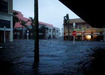 Catástrofe en Florida por paso del huracán Ian