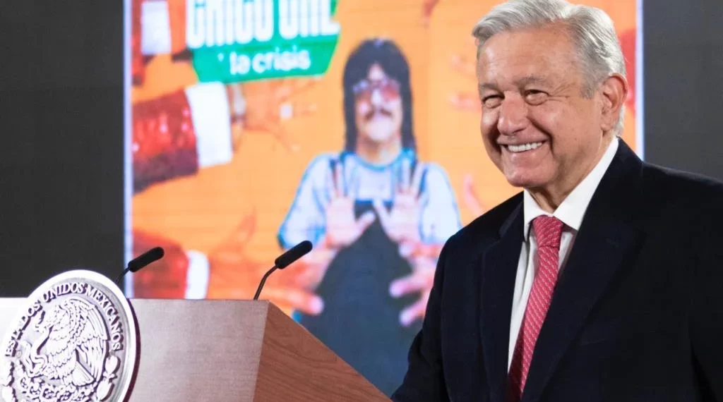 Afirma AMLO que datos de su salud ya era públicos y pone canción de Chico Ché