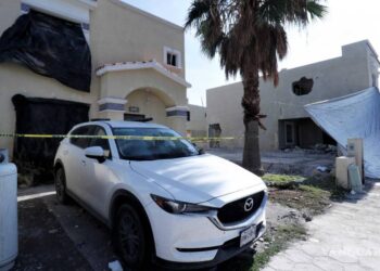 Quedan vecinos con casas inhabitables por daños después de explosión en Saltillo