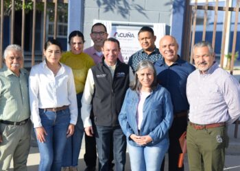 ALCALDE EMILIO DE HOYOS ENTREGA OBRA EN LA PRIMARIA VENUSTIANO CARRANZA; Y ANUNCIA QUE REINSTALARÁN MALLA SOMBRA EN TECHUMBRES DE ESCUELAS Y ÁREAS DEPORTIVAS