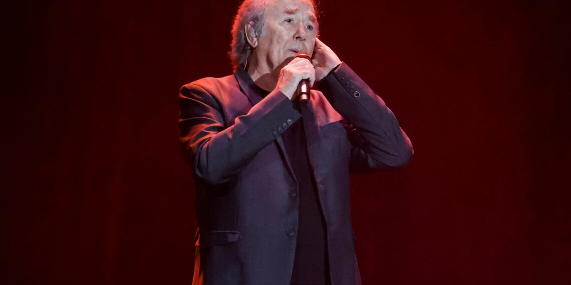 Se despide Joan Manuel Serrat de México con concierto en el Zócalo