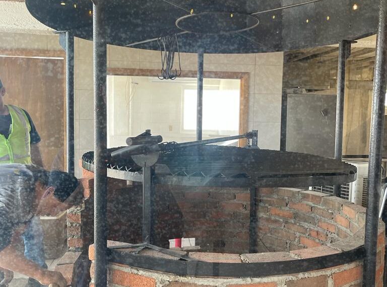 Causa sensación apertura de nuevo restaurante de barbacue en Piedras Negras