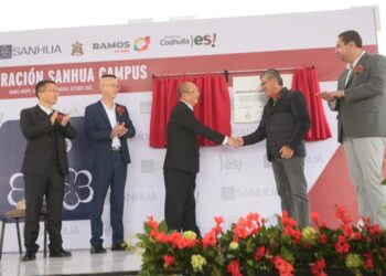 INAUGURAN MIGUEL RIQUELME Y JOSÉ MARÍA MORALES PLANTA ‘SANHUA CAMPUS’
