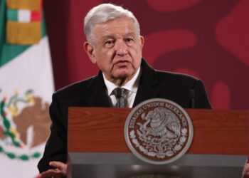 Confirma AMLO que pedirá opinión a Belinda para concierto gratis de Nodal en el Zócalo