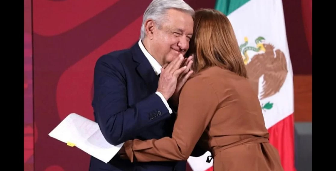Entre aplausos deja Tatiana Clouthier la Secretaría de Economía