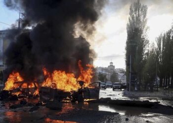 Rusia bombardea con misiles  principales ciudades de Ucrania