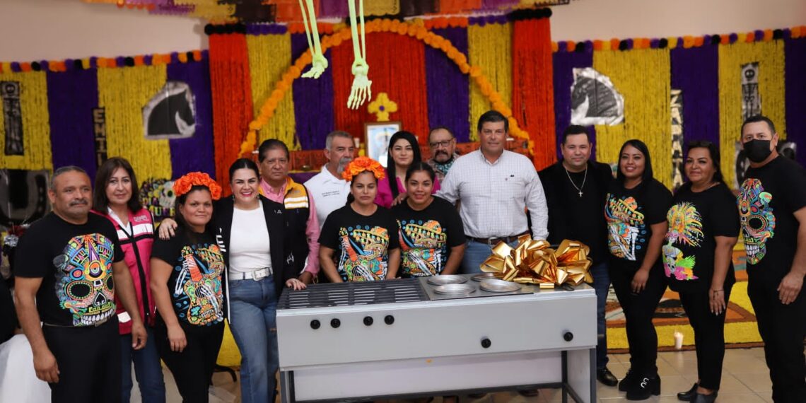 PREMIAN A GANADORES DE ALTAR DE MUERTOS  Y RECONOCEN EL INTERÉS DE CENTROS COMUNITARIOS  POR PRESERVAR COSTUMBRES Y TRADICIONES EN ACUÑ
