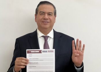 Precedido de elogios de AMLO, RMB se registra para encabezar 4T en Coahuila