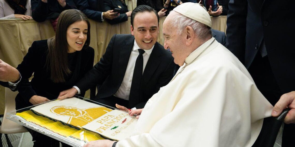 Manolo Jiménez visita el Vaticano y es recibido por el Papa Francisco