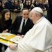 Manolo Jiménez visita el Vaticano y es recibido por el Papa Francisco