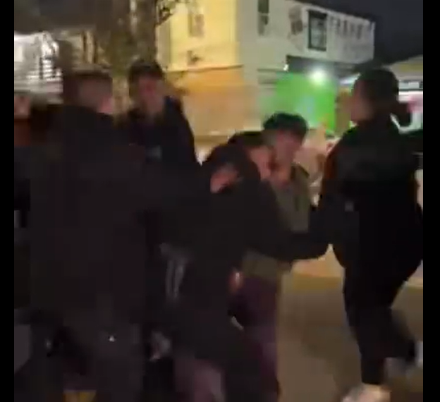 Joven víctima de escoltas de alcaldesa de PN recogía dulces lanzados en desfile navideño