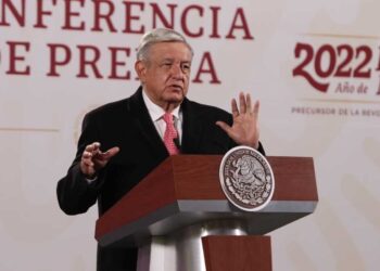 Ricardo Monreal vota en contra de Plan B de reforma electoral de AMLO