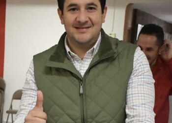 Memo Ruiz y Jessica Velázquez a diputación local por el PRI