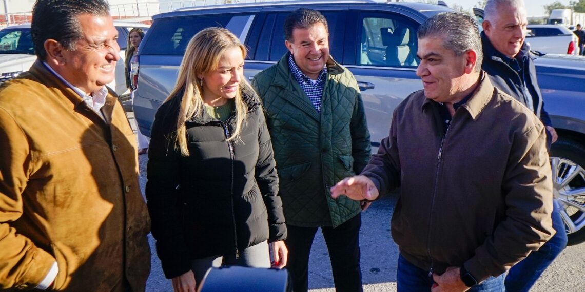ENTREGAN MIGUEL RIQUELME Y ROMÁN CEPEDA PATRULLAS DE VIALIDAD A TORREÓN