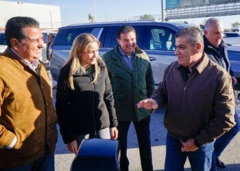 ENTREGAN MIGUEL RIQUELME Y ROMÁN CEPEDA PATRULLAS DE VIALIDAD A TORREÓN