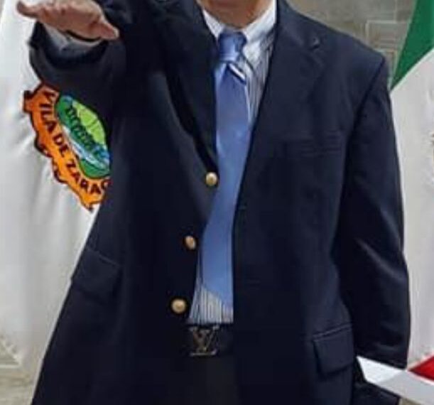 Con cinto de 800 dólares tomó protesta nuevo Gerente de SIMAS