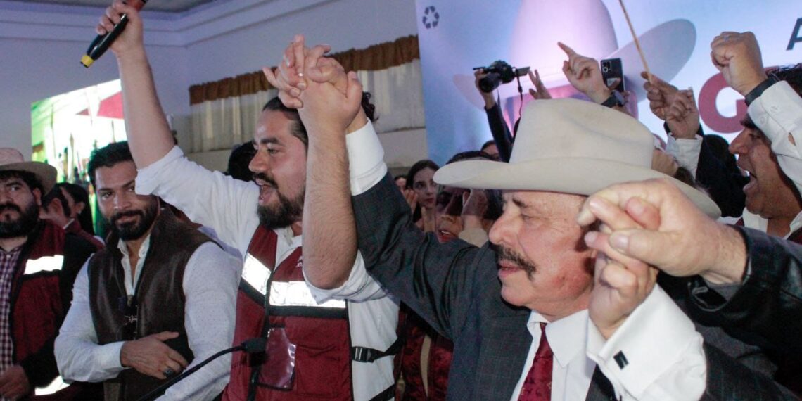 Reviran usuarios de redes sociales contra líder estatal de MORENA