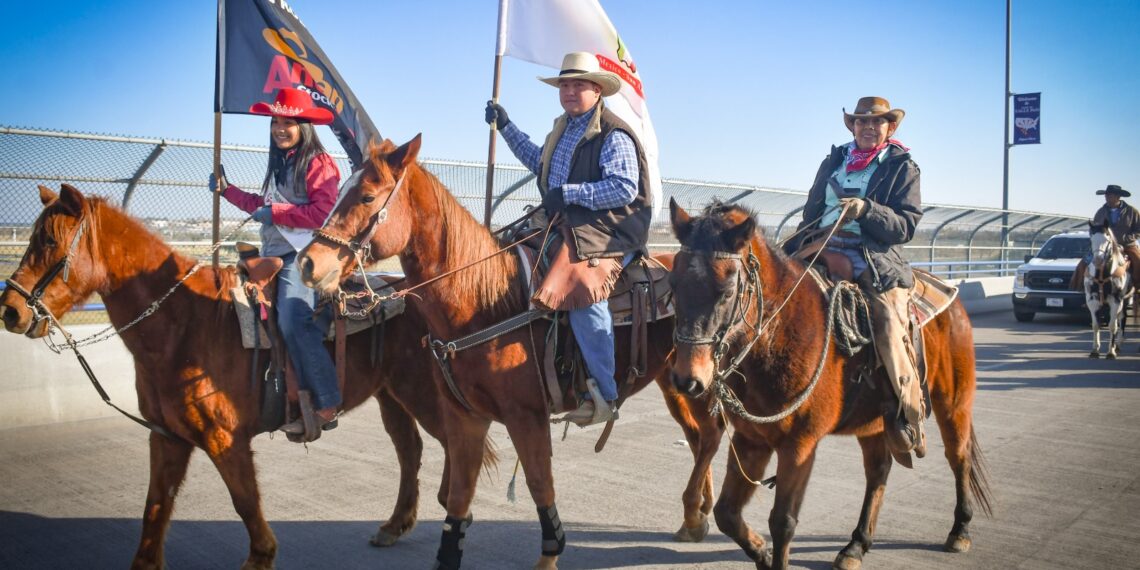 Caos vehicular en Puente Uno por Cabalgata Internacional «La Grande»