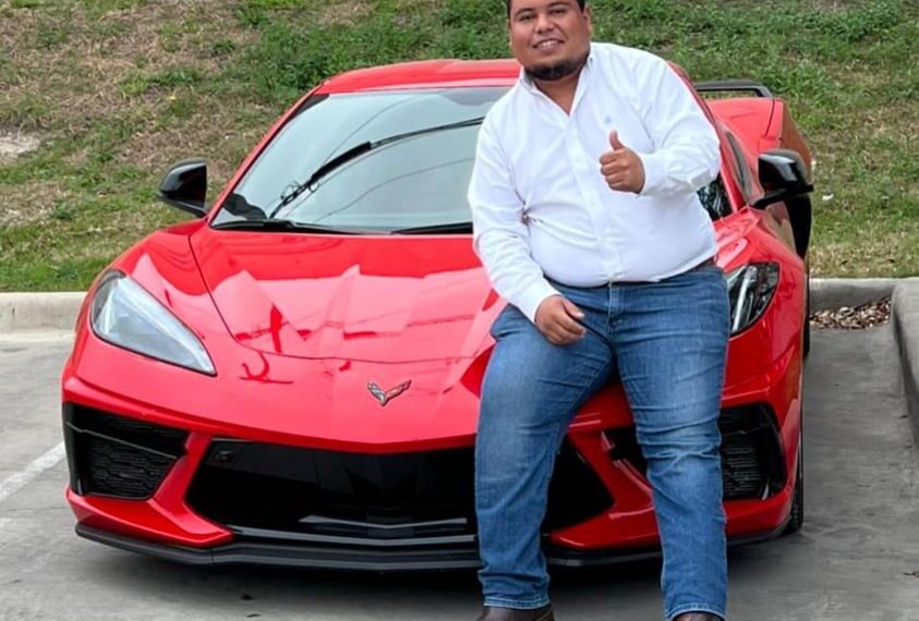 Presume Mayito, alcalde de San Juan de Sabinas Corvette de más de 2 MDP