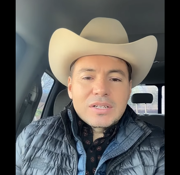 Respalda Tony Flores a trabajadores del Municipio de Múzquiz despedidos por Tania