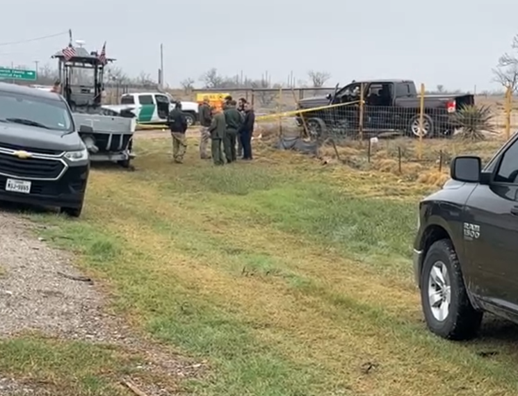 Agente de la Patrulla Fronteriza balea a presunto «coyote» en Eagle Pass
