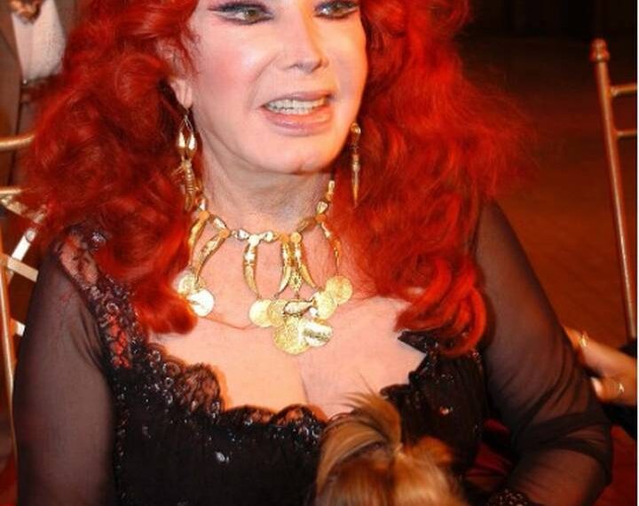 Muere Irma Serrano, célebre por sus romances con políticos mexicanos