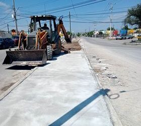 Vuelven a vaciar concreto en camellón de Villas del Carmen, tras desecharlo por un error