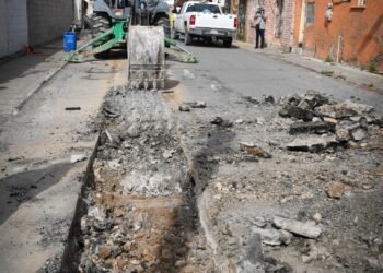 Ante queja ciudadana, Mpio inicia reparación de drenaje colapsado en Centro de PN