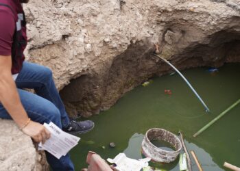 Exhibe Jacobo “cenotes” de SIMAS por drenaje colapsado