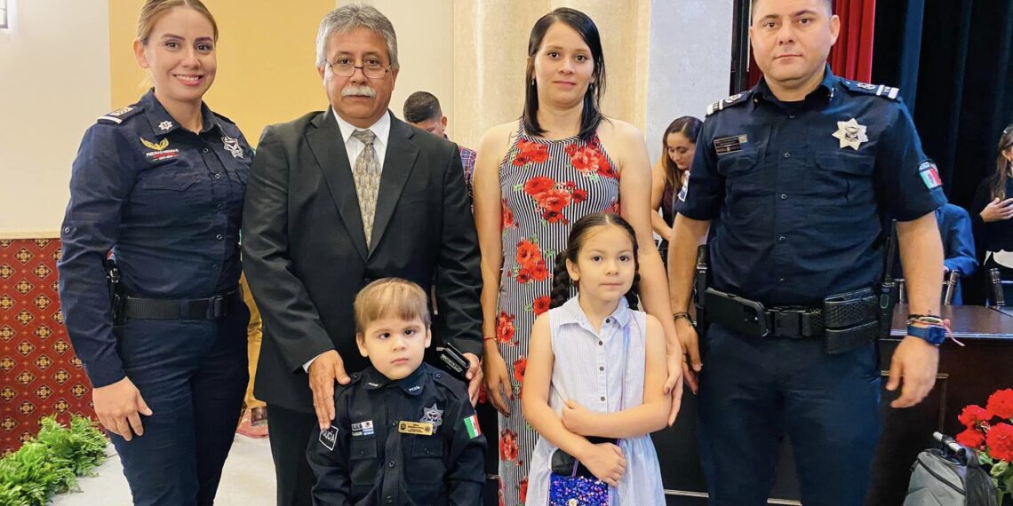 Ponen de ejemplo a Comisario de PN para los niños