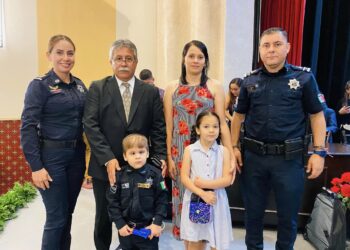 Ponen de ejemplo a Comisario de PN para los niños