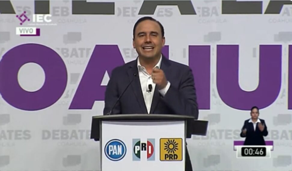 Manolo en desacuerdo con moderadora de debate y y Mejía afirma que es violencia de género