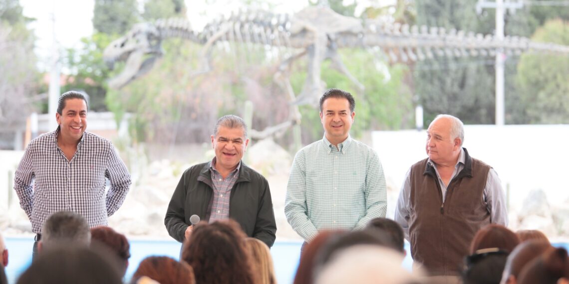 SUPERVISAN MIGUEL RIQUELME Y JOSÉ MARÍA MORALES OBRA DEL LAGO CENTRAL DE LA ALAMEDA, EN RAMOS ARIZPE
