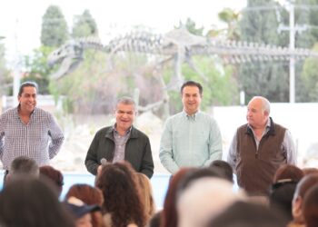 SUPERVISAN MIGUEL RIQUELME Y JOSÉ MARÍA MORALES OBRA DEL LAGO CENTRAL DE LA ALAMEDA, EN RAMOS ARIZPE
