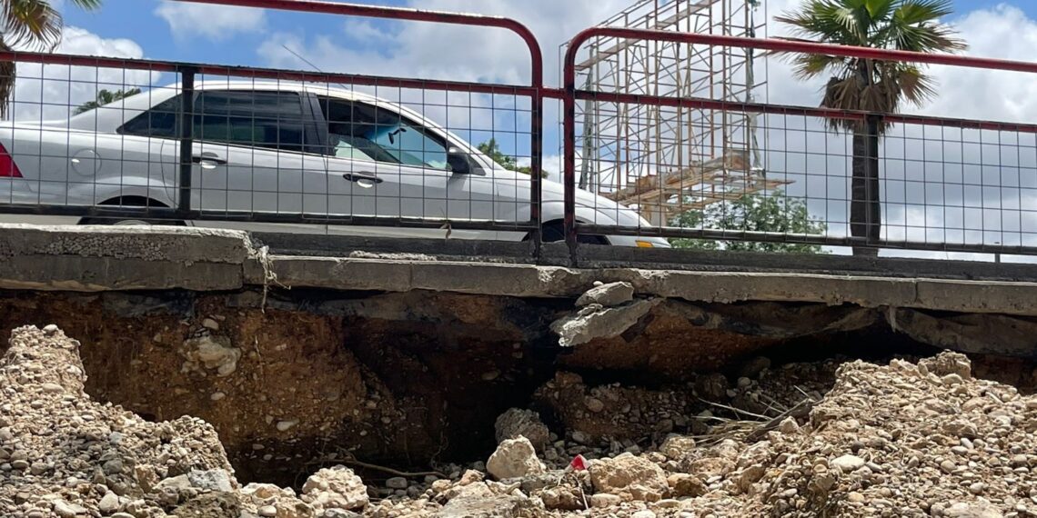 Riesgo: Colapsa base de puente de Villa de Fuente apenas “reparada”