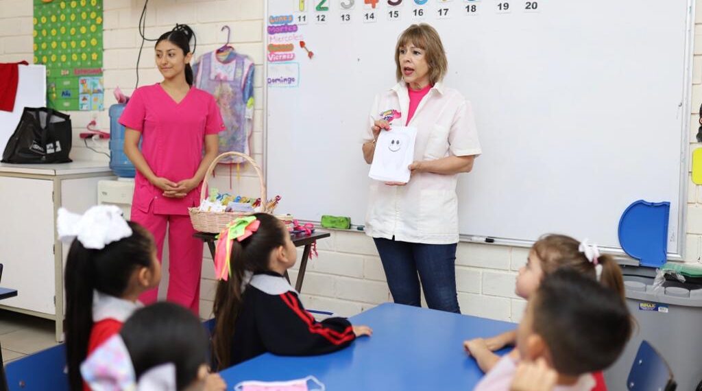 DIRIGIDO A LA SALUD EMOCIONAL DE LA POBLACIÓN INFANTIL, LLEVÓ EL SISTEMA DIF LA BRIGADA EDUCÁNDOTE CON EL CORAZÓN, A LA ESCUELA DE PREESCOLAR NIÑOS HÉROES DE LA COL. CENTRO