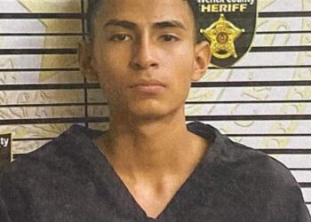 Fijan fianza de 1 mdd a adolescente que baleó a su compañero de escuela en Eagle Pass